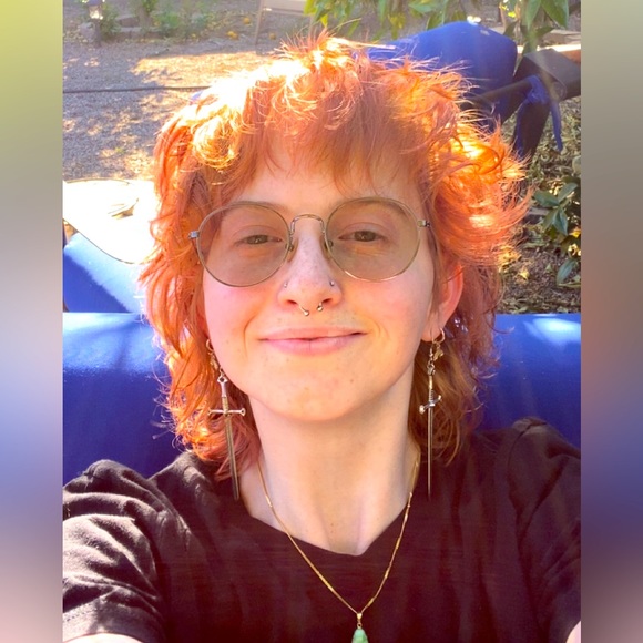 Meet your Posher, Kenna - Picture 1 of 3